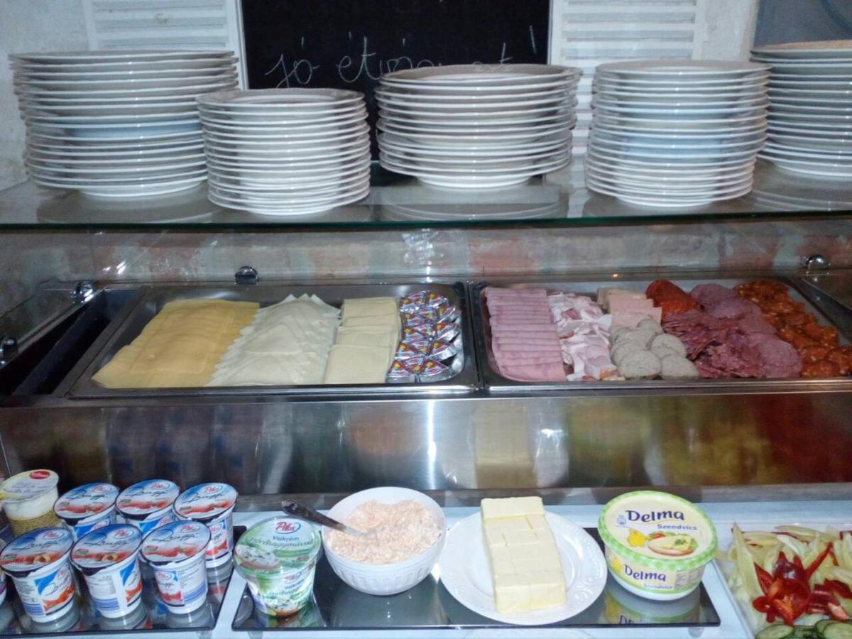 Gyula Panzio Hotel Ngoại thất bức ảnh