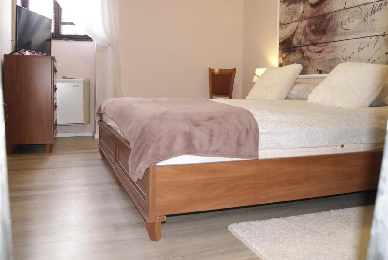 Gyula Panzio Hotel Ngoại thất bức ảnh