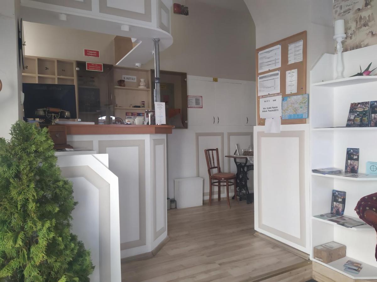Gyula Panzio Hotel Ngoại thất bức ảnh